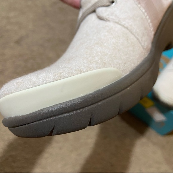 Bzees Kick Back Fabric Comfort Boots Women’s Size 10 M Stretch Fit Cushion Taupe - Picture 6 of 13